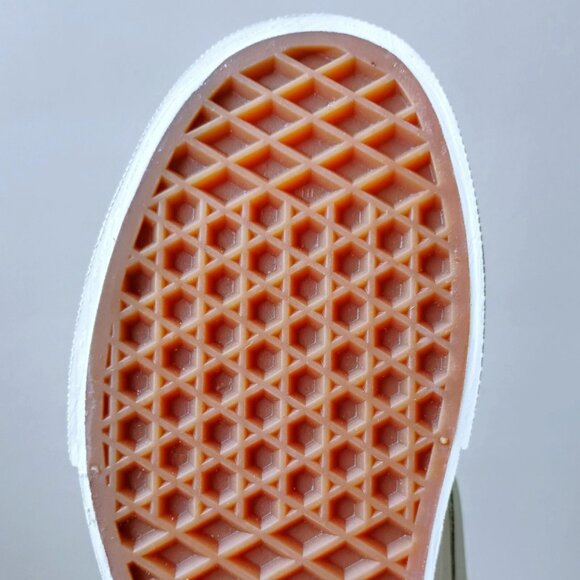 Vans Women Knu Stack/Platform Suede Sneaker in Amazing Laces Multi/Marshmallow - Picture 13 of 13